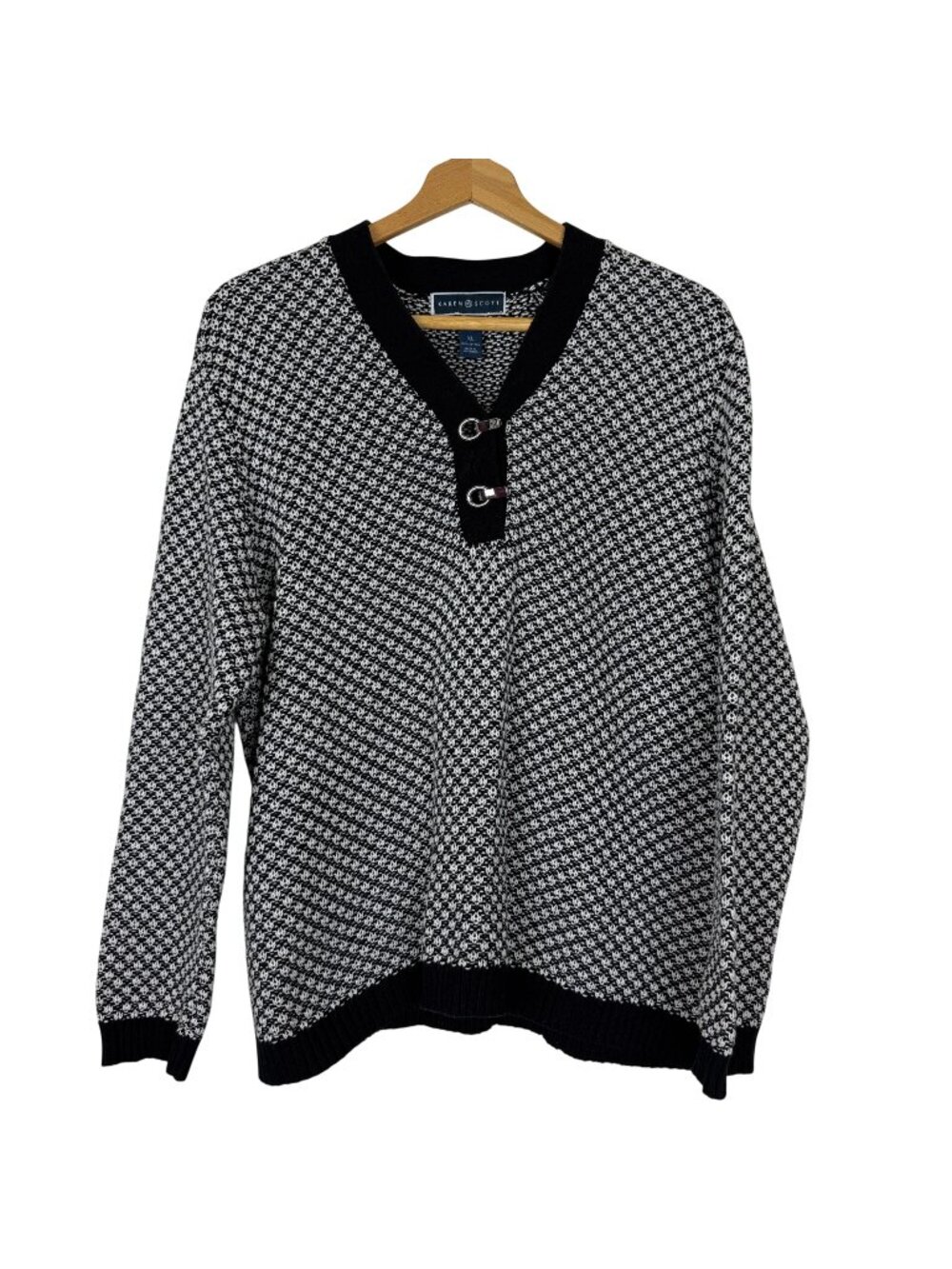 Karen Scott Textured Henley Sweater Size XL Cotton White & Black Silver Clasps